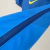 Detalhe da manga da camisa feminina da Seleção Brasileira II 20/21, cor azul, com logo da Nike.
