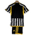 Descubre el Kit Infantil Juventus Home Blanco y Negro Adidas 2023/2024. Estilo y comodidad para los pequeños aficionados. ¡Asegura el tuyo ya!