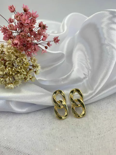 Brinco folheado 8 Torcido