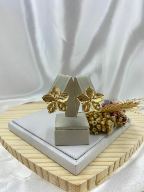 Brinco Flor Banhado Dourado