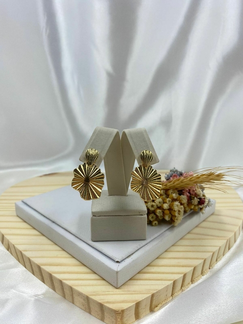 Brinco Orgânico Banhado Dourado