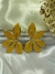 Imagem do Brinco Meia Flor Resinado