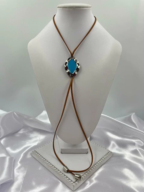 Colar Cordão Pingente Orgânico - Resinado e Níquel Pintado