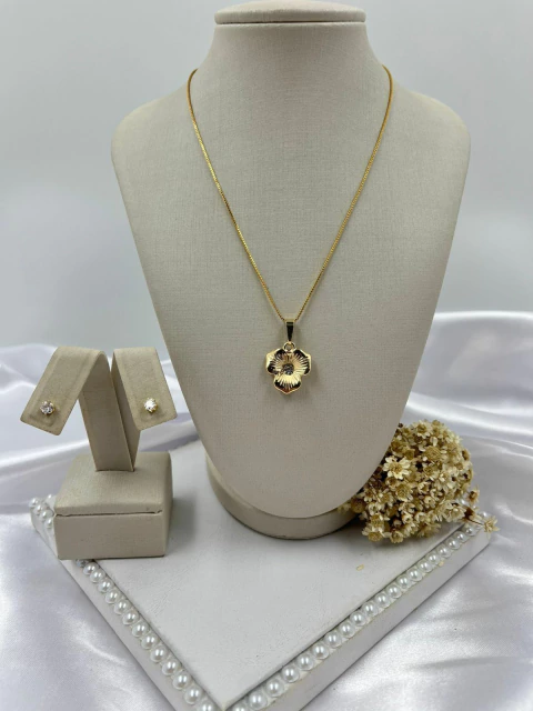 Conjunto Colar Flor e Brinco Ponto Luz