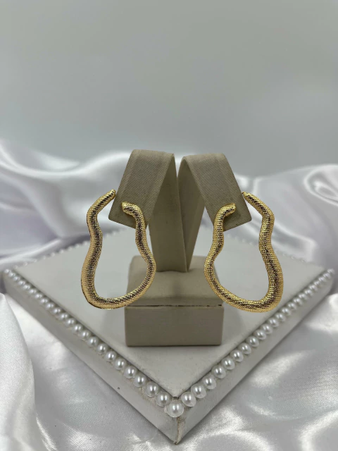 Brinco Orgânico Banhado Dourado