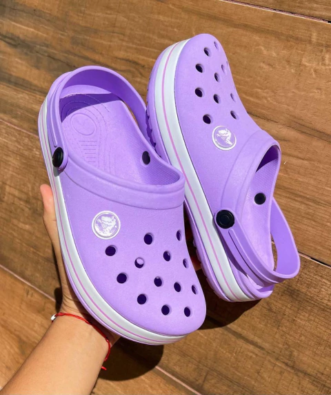 CROCS Babuche Confortável Feminino - Lilás - comprar online