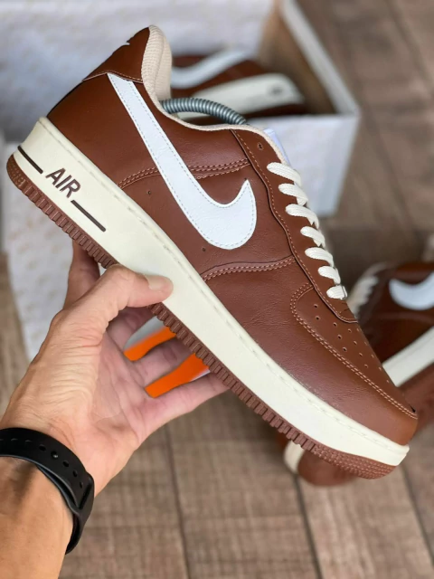 Tênis Nike Air Force Marrom - comprar online