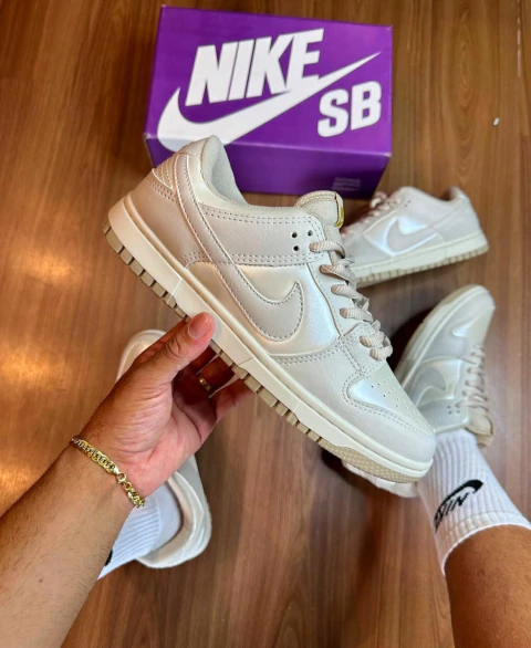 Tênis SB Dunk Low Platinado - comprar online