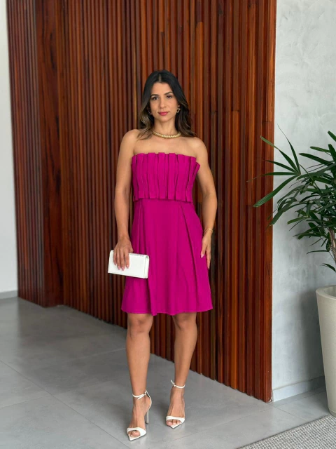 VESTIDO CURTO PREGAS NO DECOTE