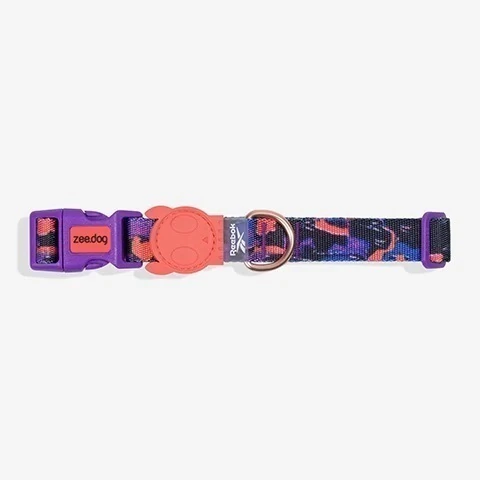 Collar Court Zee.Dog x Reebok con estampado abstracto morado y coral