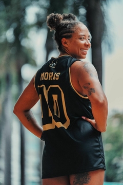 Imagem do REGATA BASQUETEIRA - PRETA COM DOURADO