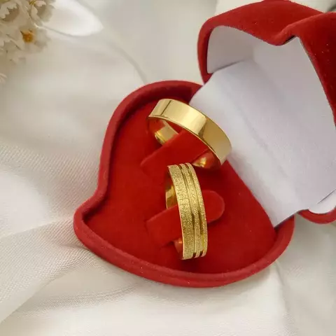 ALIANÇA | VICENZA 2 FRISOS DIAMANTADA/ LISA 6MM| BANHADO A OURO 18K | PAR - comprar online