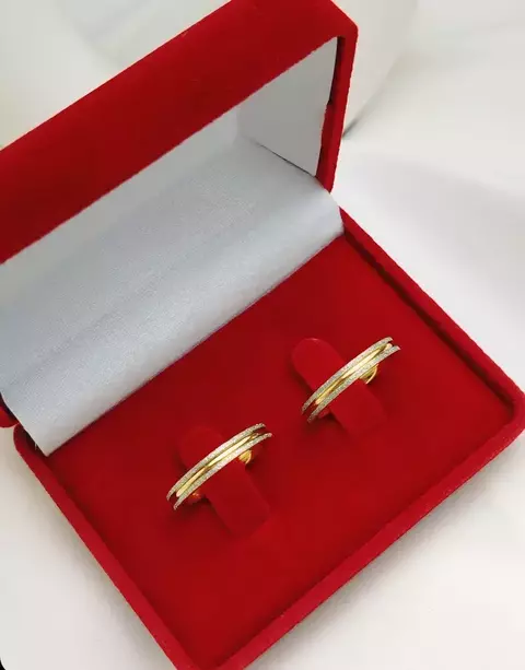 ALIANÇA |DIAMANTADA/ FIO PRATA 3MM | BANHADO A OURO 18K | PAR - comprar online
