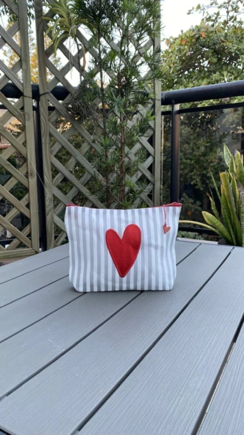 Necessaire pequena Prata