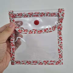 Necessarie pequena ou porta lacinhos - floral branco com flor vermelha - comprar online