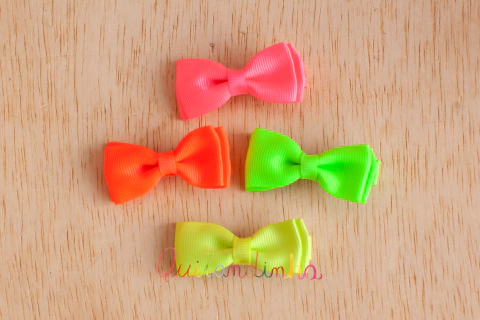 Kit promocional: Laços gravatinha neon (4 unidades)