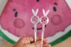 Caneta Coelho com mini lantejoula - comprar online