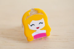 Anel acrílico: princesa Aurora