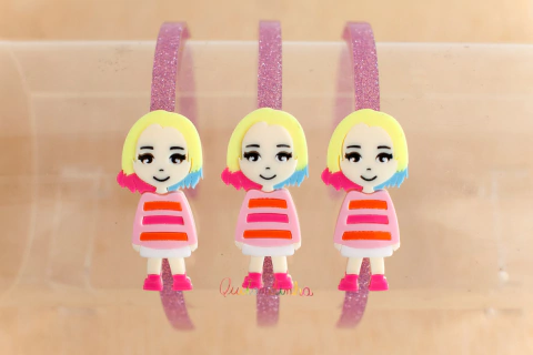 Tiara em acrílico: Enid (amiga da Wandinha)