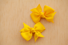 Laço Nó duplo P pontinhas: amarelo (par)