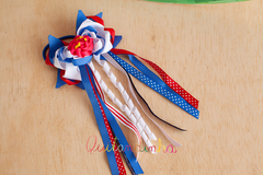 Elásticos: laço junino em branco, vermelho e azul (flor em rosa)
