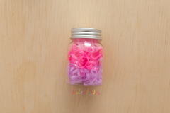 Elásticos: Pote de liguinhas mais grossas - rosa claro, rosa pink, lilás