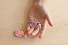 Divertido: Passarinho colorido na internet