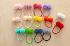 Elásticos: dois pompons na internet