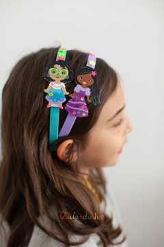 Tiara em acrílico: Isabela - Encanto na internet