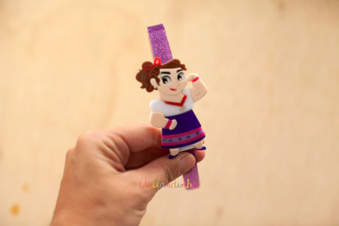 Tiara em acrílico: Luísa - Encanto