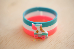 Pulseiras em Acrílico: Trio Patins