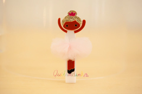 Presilha em acrílico: bailarina negra