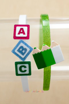 Kit Promocional: 2 Tiaras escolares: Lápis + ABC - comprar online