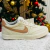 Tenis kil creme na internet