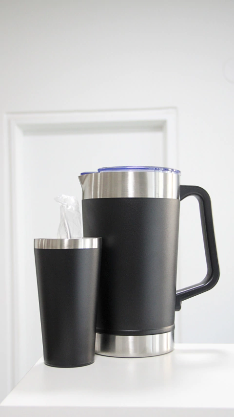 JARRA PARA TERERE CON DOS VASOS DE ACERO INOXIDABLE - comprar online