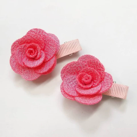 Par de Laço Flor Salmão no bico de pato