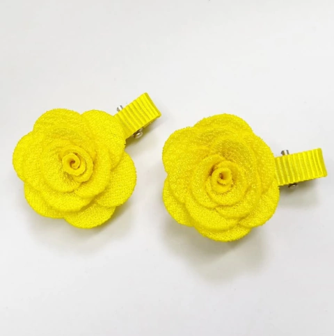 Par de Laço Flor Amarela no Bico de Pato