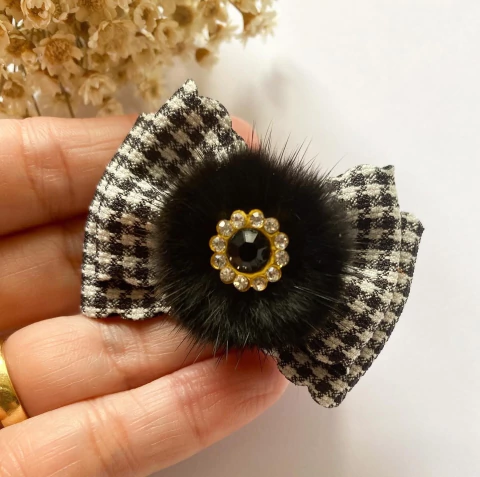 Laço G Xadrez de Inverno Pompom - comprar online