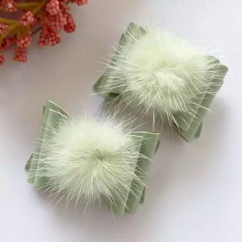 Par de Laço M Verde Pompom