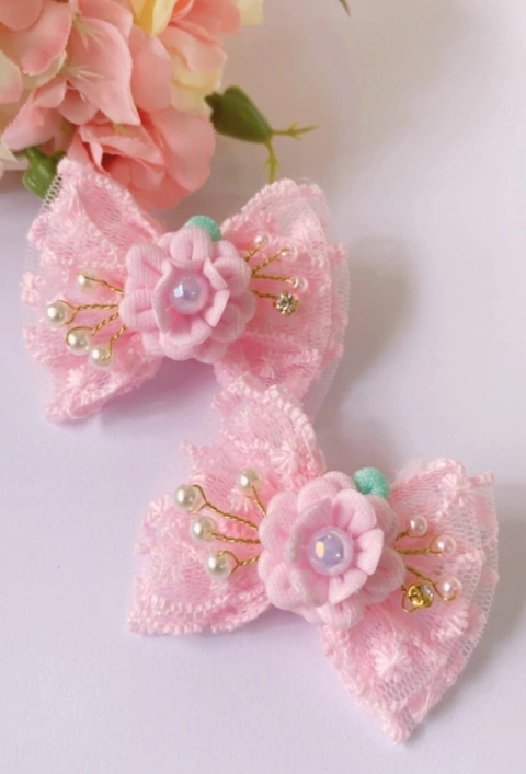 Par de Laço M Rosa Flores Luxo