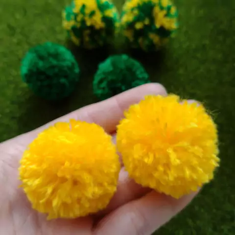 Par de Pompons Brasil 01