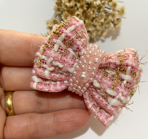 Laço G Tweed Rosa e Pérolas - comprar online