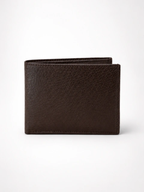 Billetera de cuero vacuno clásica color chocolate, diseño sencillo y elegante, ideal para hombre.