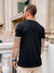 REMERA TIMELESS FITTED CUELLO REDONDO NEGRA