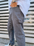 Pantalon Carpintero. Pantalon Carpintero Gris. Pantalon de Gabardina. Carpintero de Gabardina. Pantalon Gris. Gabardina Gris. 