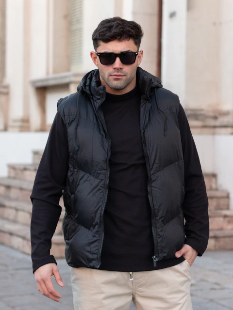 CHALECO 
PUFFER 
CAPUCHA DESMONTABLE 
CHALECO INFLABLE 
NEGRO
CHALECO NEGRO 
IMPERMEABLE