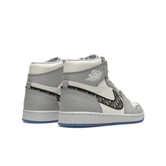AIR Jordan 1 High x DIOR en internet