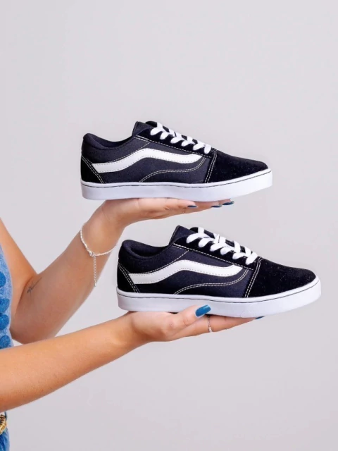 TENIS VANESSA PRETO/BRANCO