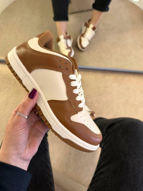 TENIS ZOE CARAMELO/OFF