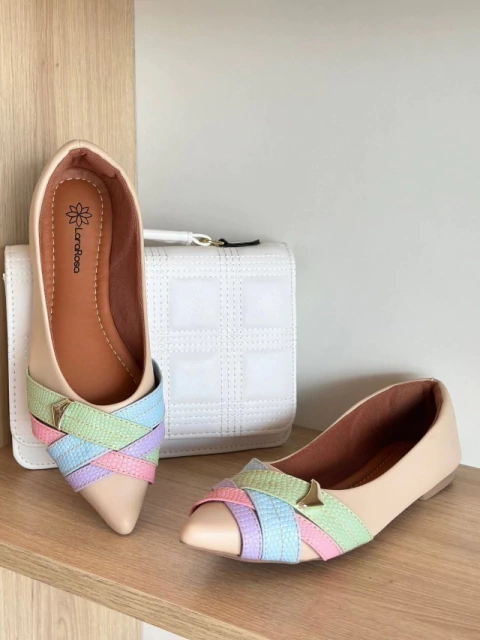 SAPATILHA BROCHE CRUZADO BICO FINO COLORS NUDE